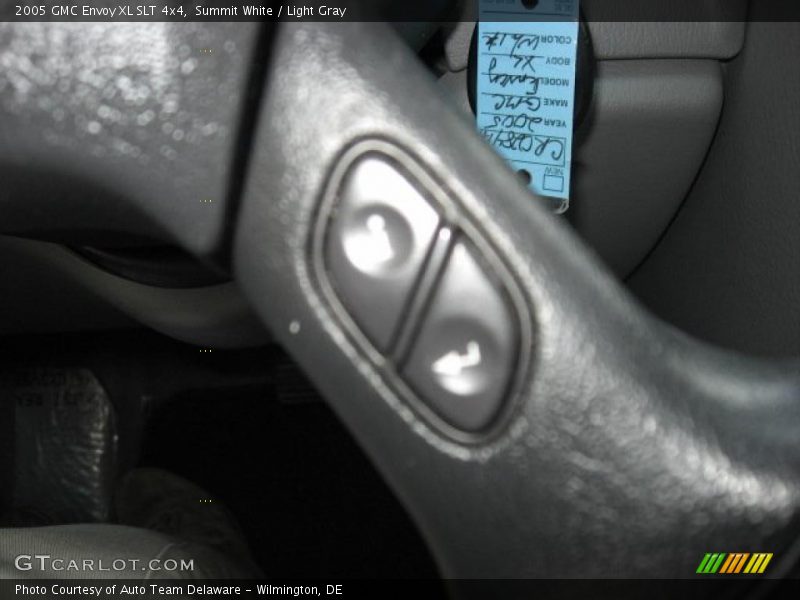 Summit White / Light Gray 2005 GMC Envoy XL SLT 4x4