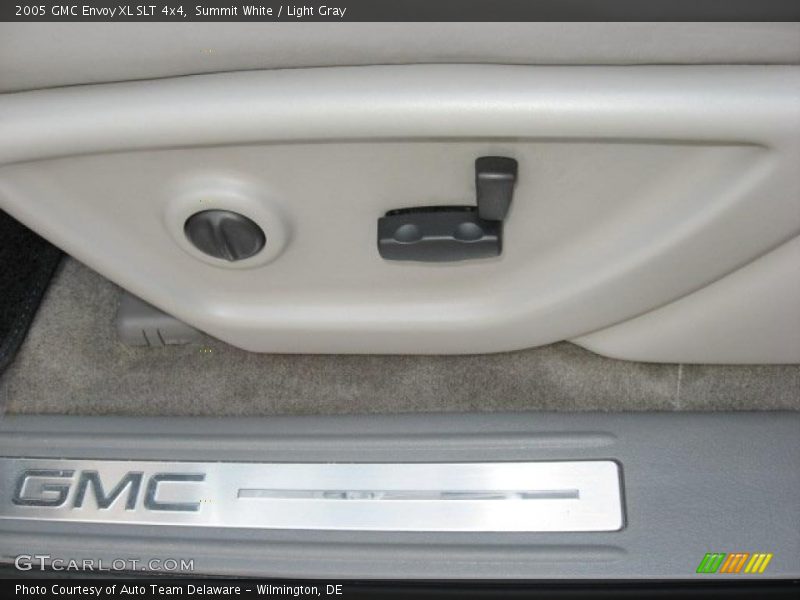 Summit White / Light Gray 2005 GMC Envoy XL SLT 4x4