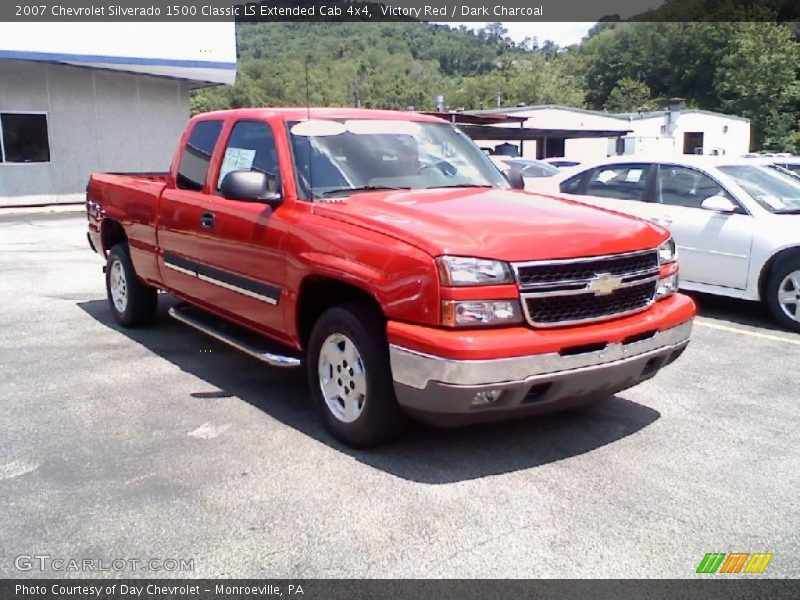 Victory Red / Dark Charcoal 2007 Chevrolet Silverado 1500 Classic LS Extended Cab 4x4