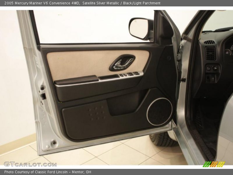 Satellite Silver Metallic / Black/Light Parchment 2005 Mercury Mariner V6 Convenience 4WD