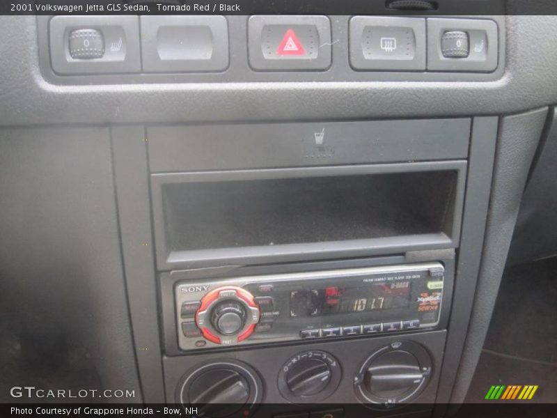 Tornado Red / Black 2001 Volkswagen Jetta GLS Sedan