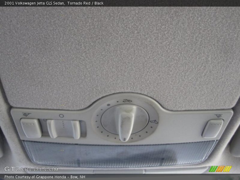 Tornado Red / Black 2001 Volkswagen Jetta GLS Sedan