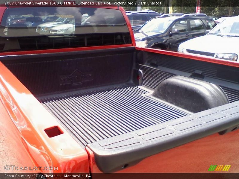 Victory Red / Dark Charcoal 2007 Chevrolet Silverado 1500 Classic LS Extended Cab 4x4