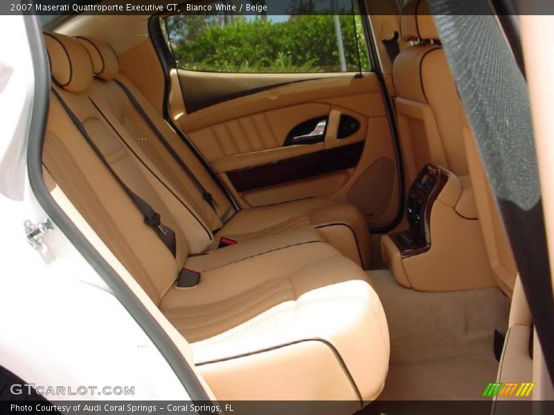 Bianco White / Beige 2007 Maserati Quattroporte Executive GT