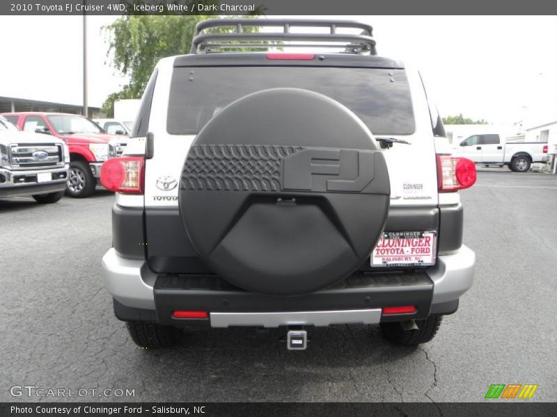Iceberg White / Dark Charcoal 2010 Toyota FJ Cruiser 4WD