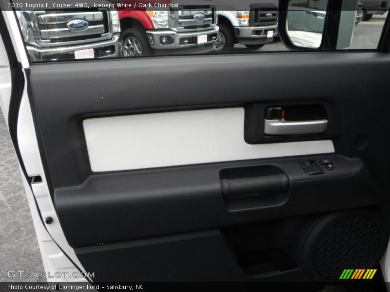 Iceberg White / Dark Charcoal 2010 Toyota FJ Cruiser 4WD