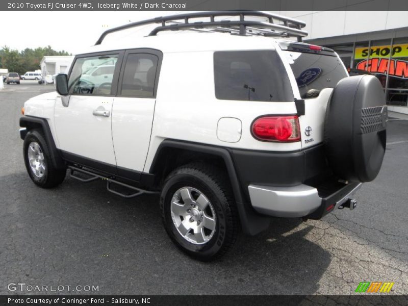 Iceberg White / Dark Charcoal 2010 Toyota FJ Cruiser 4WD