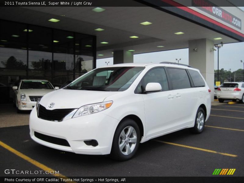 Super White / Light Gray 2011 Toyota Sienna LE