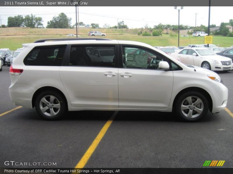 Super White / Light Gray 2011 Toyota Sienna LE