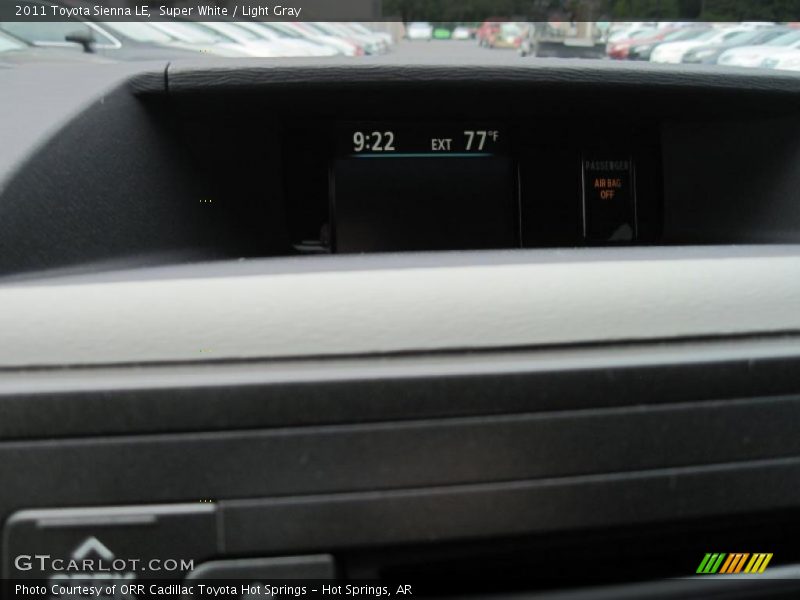 Super White / Light Gray 2011 Toyota Sienna LE