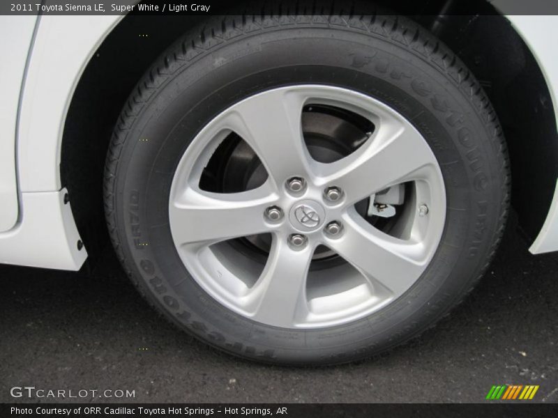 Super White / Light Gray 2011 Toyota Sienna LE