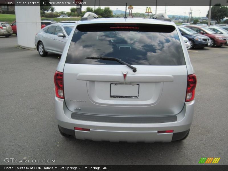 Quicksilver Metallic / Sand 2009 Pontiac Torrent