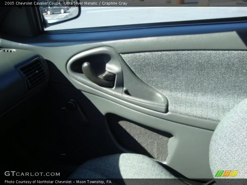 Ultra Silver Metallic / Graphite Gray 2005 Chevrolet Cavalier Coupe