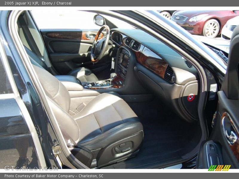 Ebony / Charcoal 2005 Jaguar XJ XJR