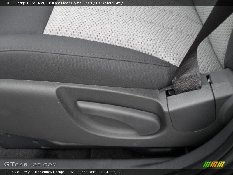 Brilliant Black Crystal Pearl / Dark Slate Gray 2010 Dodge Nitro Heat