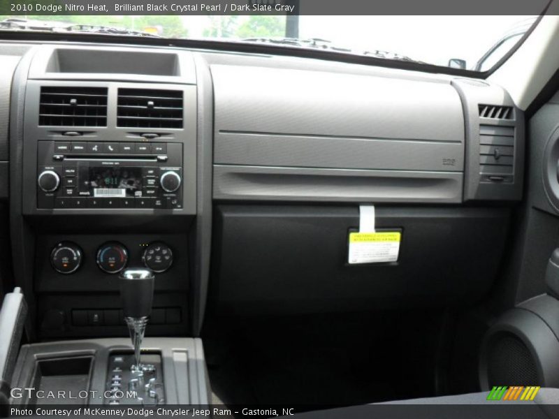 Brilliant Black Crystal Pearl / Dark Slate Gray 2010 Dodge Nitro Heat