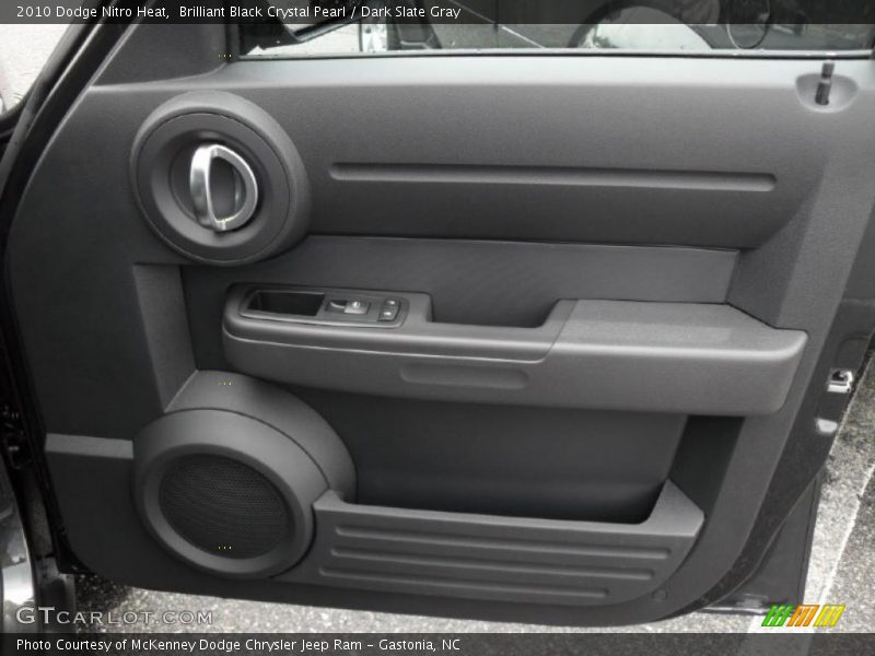Brilliant Black Crystal Pearl / Dark Slate Gray 2010 Dodge Nitro Heat