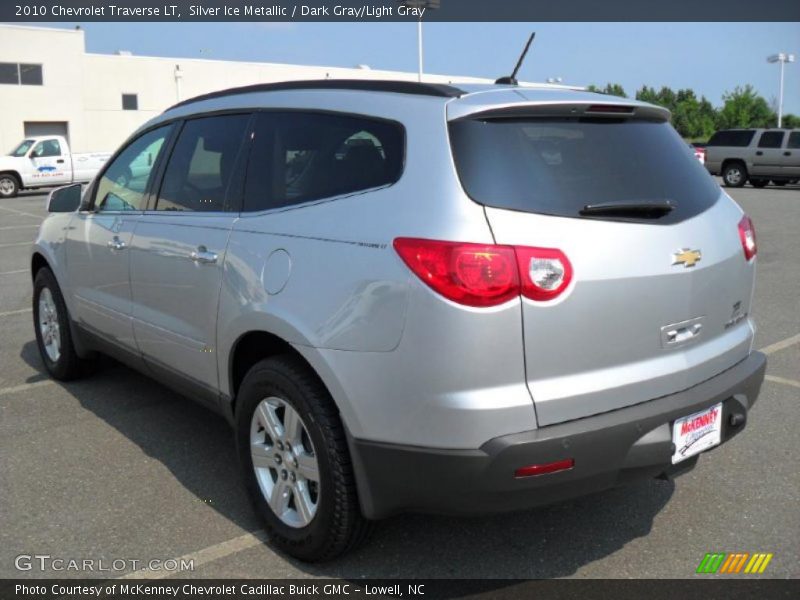 Silver Ice Metallic / Dark Gray/Light Gray 2010 Chevrolet Traverse LT