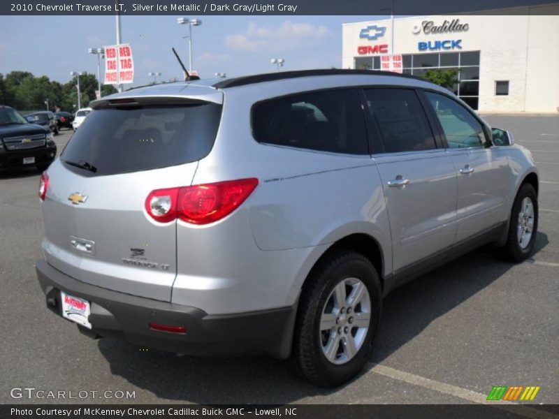 Silver Ice Metallic / Dark Gray/Light Gray 2010 Chevrolet Traverse LT