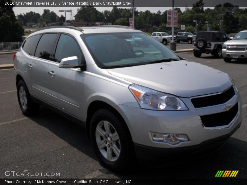 Silver Ice Metallic / Dark Gray/Light Gray 2010 Chevrolet Traverse LT