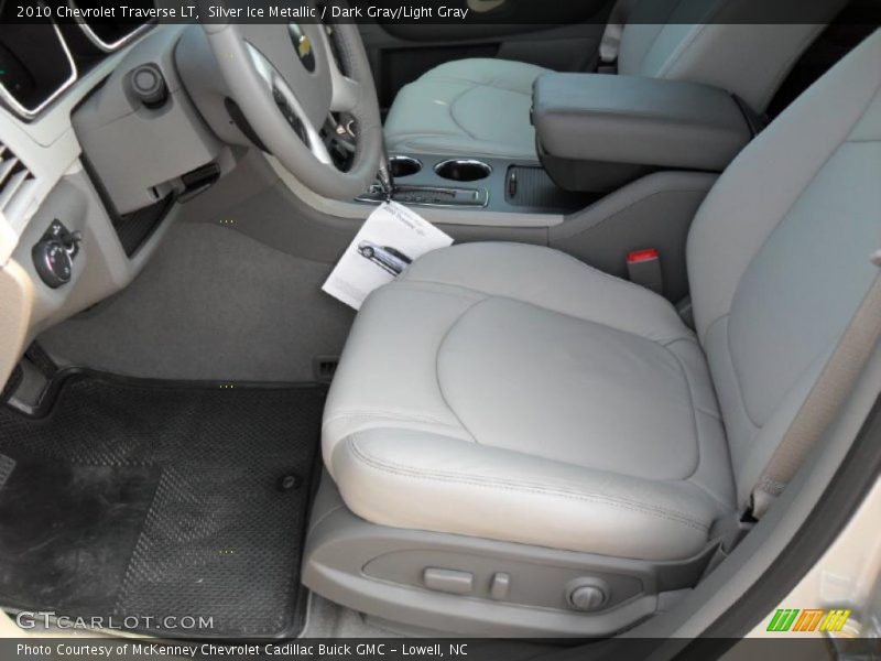 Silver Ice Metallic / Dark Gray/Light Gray 2010 Chevrolet Traverse LT