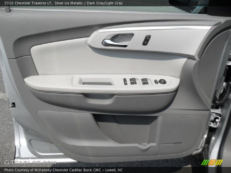 Silver Ice Metallic / Dark Gray/Light Gray 2010 Chevrolet Traverse LT