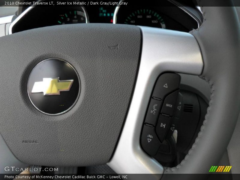 Silver Ice Metallic / Dark Gray/Light Gray 2010 Chevrolet Traverse LT