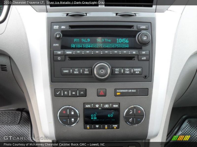 Silver Ice Metallic / Dark Gray/Light Gray 2010 Chevrolet Traverse LT