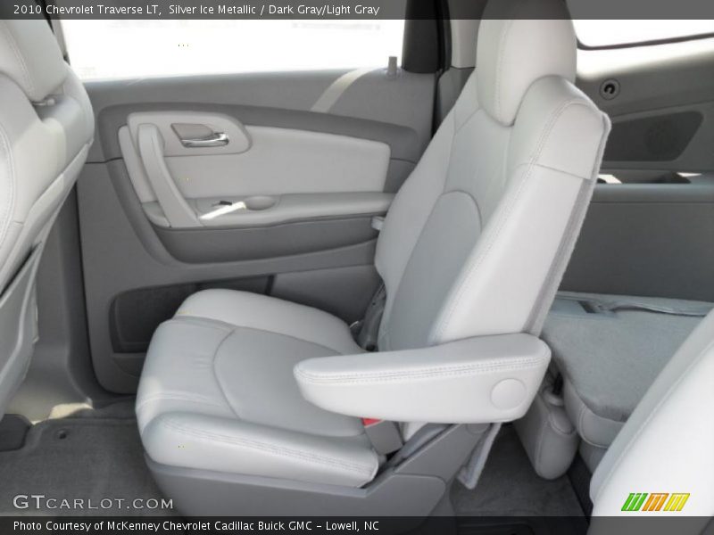 Silver Ice Metallic / Dark Gray/Light Gray 2010 Chevrolet Traverse LT