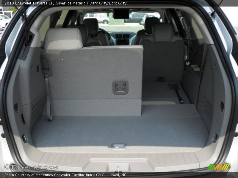 Silver Ice Metallic / Dark Gray/Light Gray 2010 Chevrolet Traverse LT
