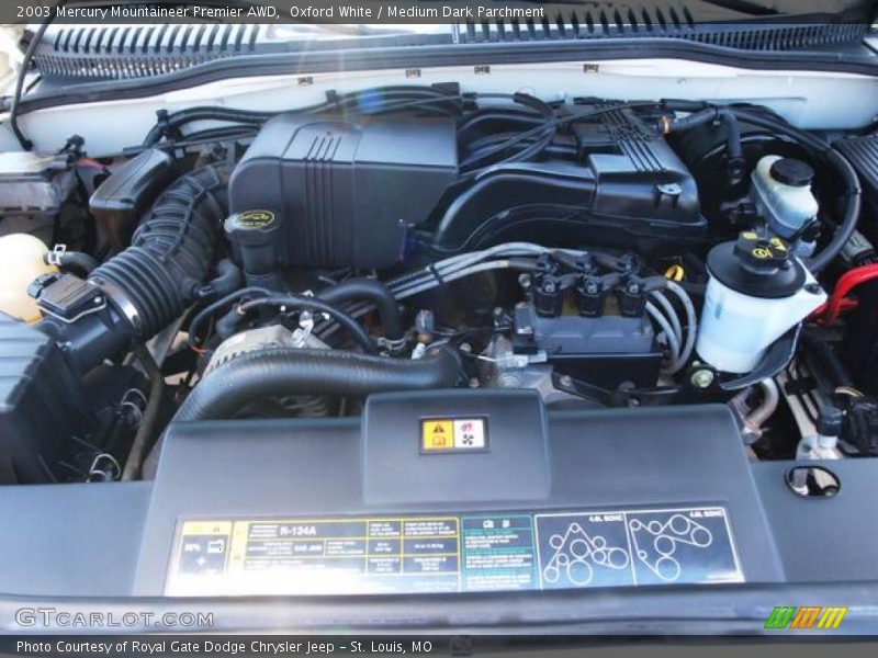 Oxford White / Medium Dark Parchment 2003 Mercury Mountaineer Premier AWD