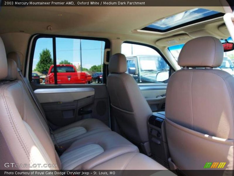 Oxford White / Medium Dark Parchment 2003 Mercury Mountaineer Premier AWD