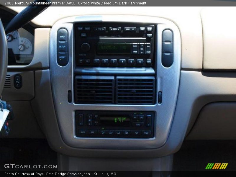 Oxford White / Medium Dark Parchment 2003 Mercury Mountaineer Premier AWD