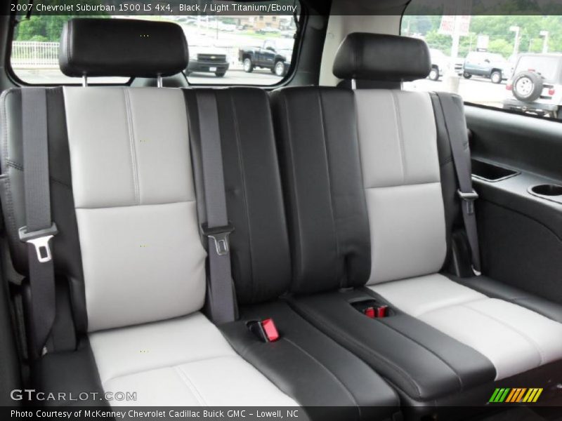 Black / Light Titanium/Ebony 2007 Chevrolet Suburban 1500 LS 4x4