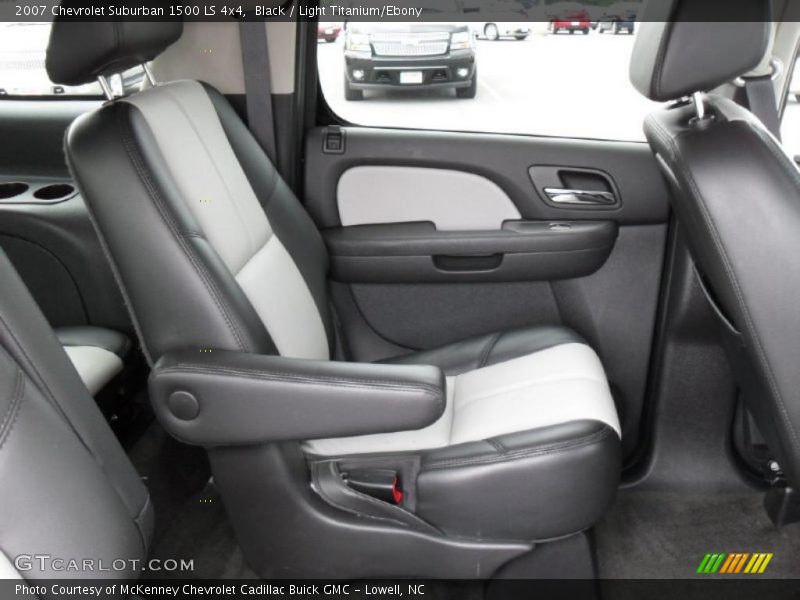Black / Light Titanium/Ebony 2007 Chevrolet Suburban 1500 LS 4x4
