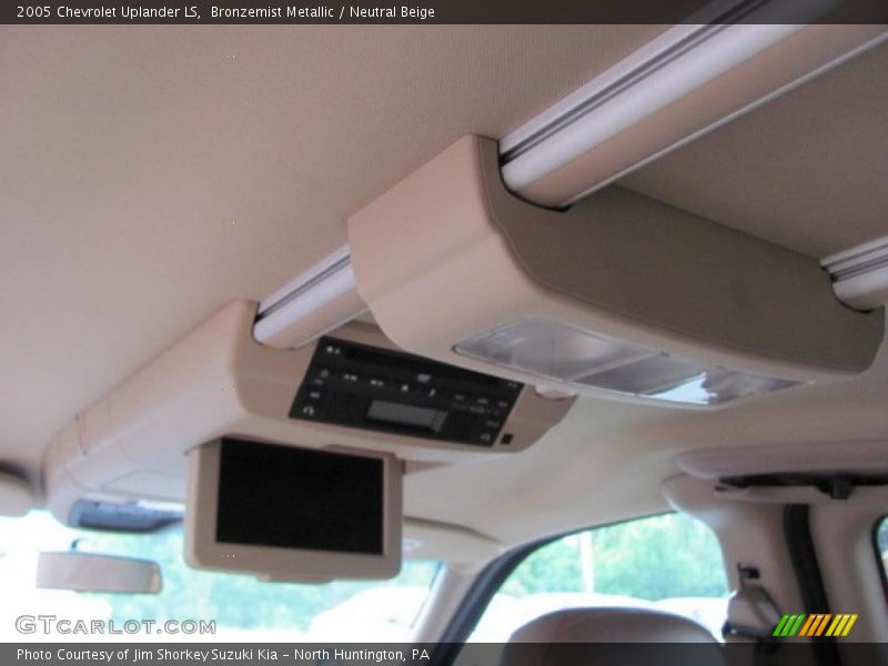 Bronzemist Metallic / Neutral Beige 2005 Chevrolet Uplander LS