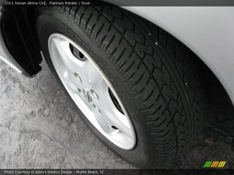 Platinum Metallic / Dusk 2001 Nissan Altima GXE