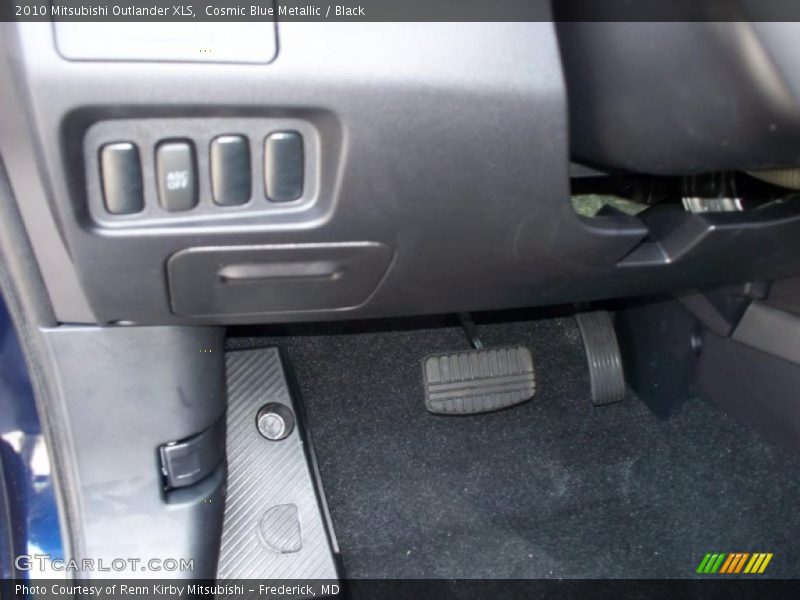 Cosmic Blue Metallic / Black 2010 Mitsubishi Outlander XLS