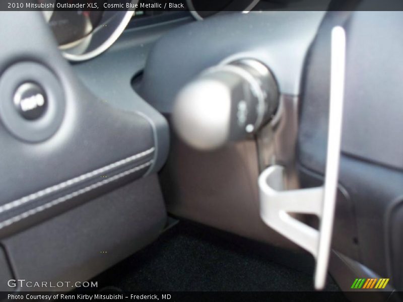 Cosmic Blue Metallic / Black 2010 Mitsubishi Outlander XLS