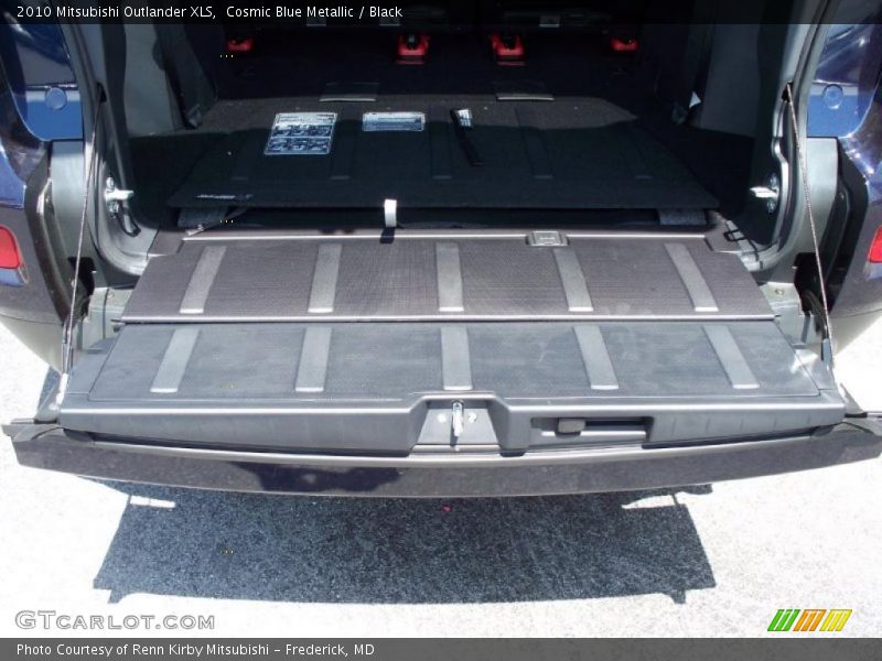 Cosmic Blue Metallic / Black 2010 Mitsubishi Outlander XLS
