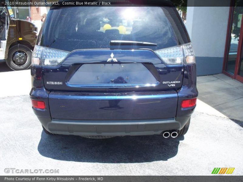 Cosmic Blue Metallic / Black 2010 Mitsubishi Outlander XLS