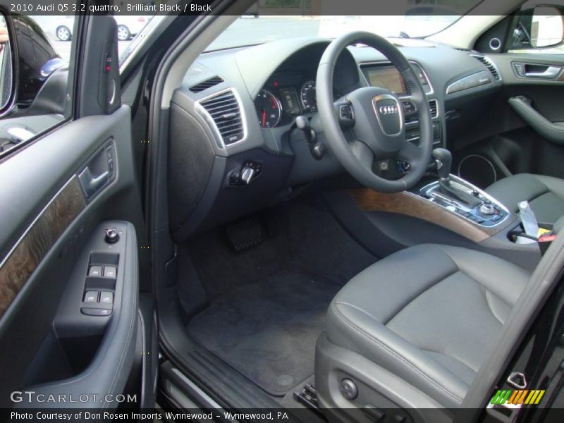 Brilliant Black / Black 2010 Audi Q5 3.2 quattro