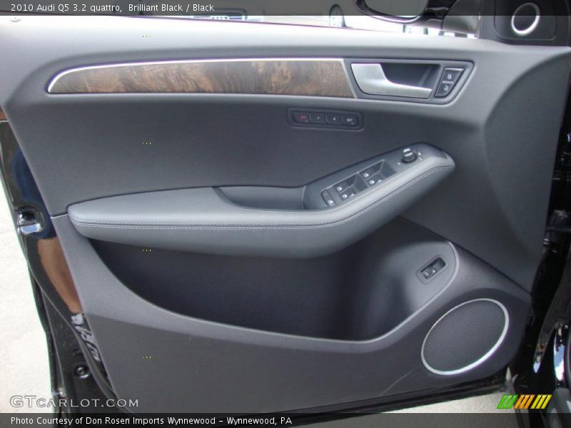 Brilliant Black / Black 2010 Audi Q5 3.2 quattro