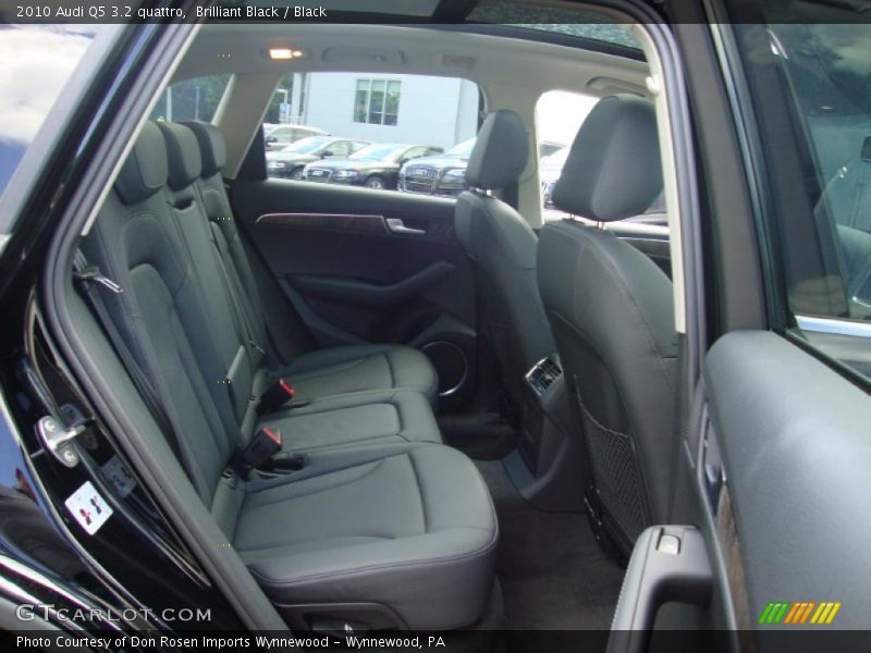Brilliant Black / Black 2010 Audi Q5 3.2 quattro