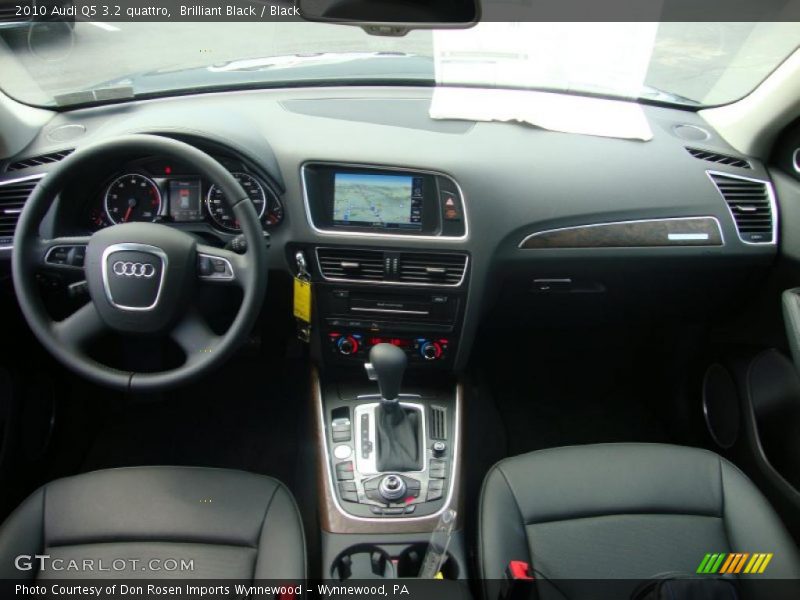 Brilliant Black / Black 2010 Audi Q5 3.2 quattro