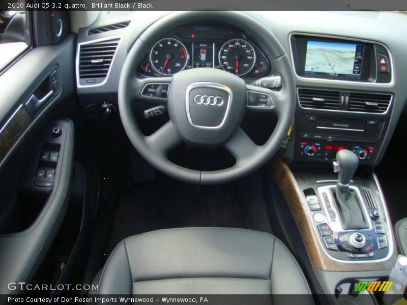 Brilliant Black / Black 2010 Audi Q5 3.2 quattro