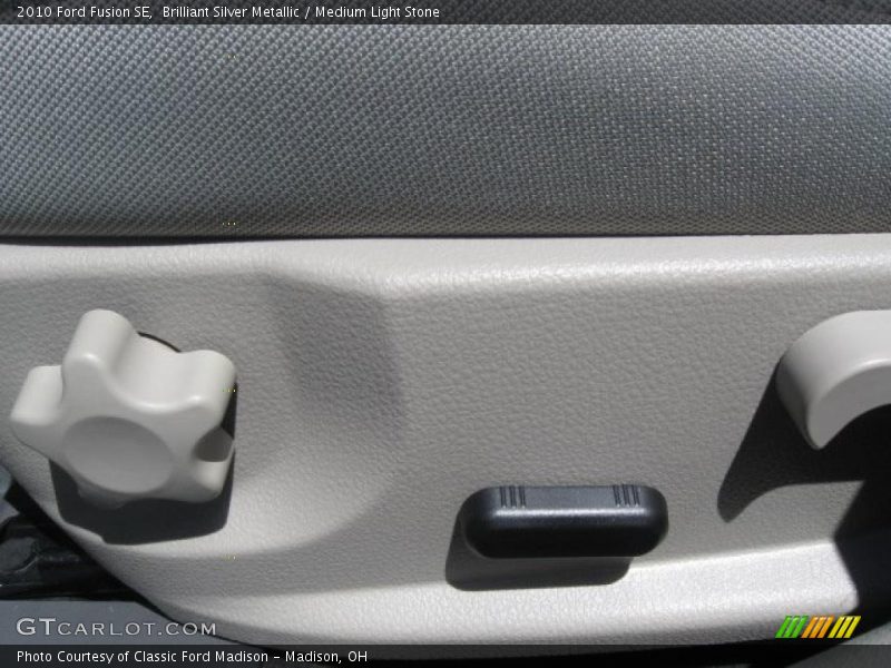 Brilliant Silver Metallic / Medium Light Stone 2010 Ford Fusion SE