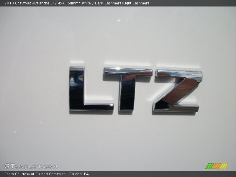 Summit White / Dark Cashmere/Light Cashmere 2010 Chevrolet Avalanche LTZ 4x4