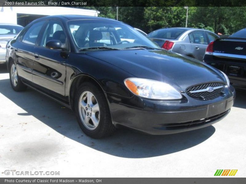 Black / Dark Charcoal 2003 Ford Taurus SES