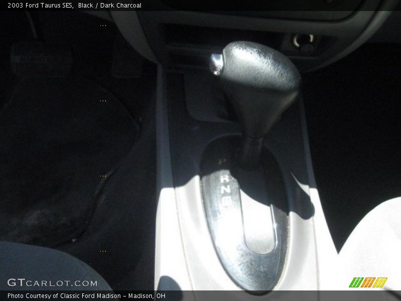 Black / Dark Charcoal 2003 Ford Taurus SES
